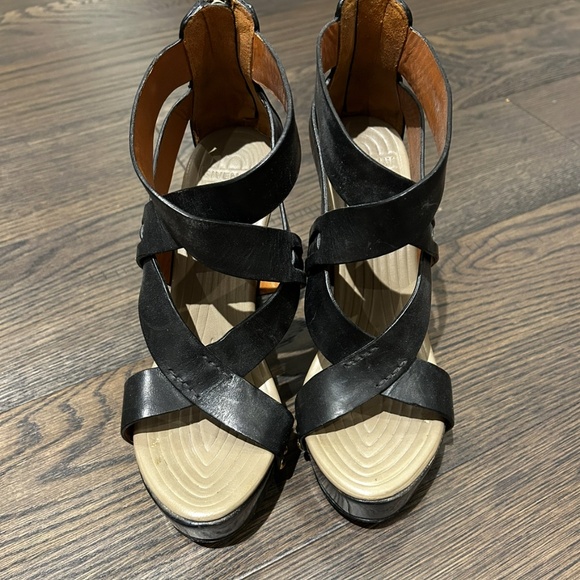 GIVENCHY - Picture 3 of 4